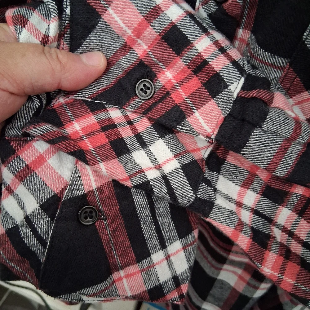🎉NW Roaman's Black and Red Plaid Button Down Shirt - Picture 6 of 7